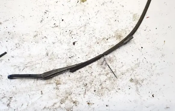 Ford Focus Front wiper blade arm