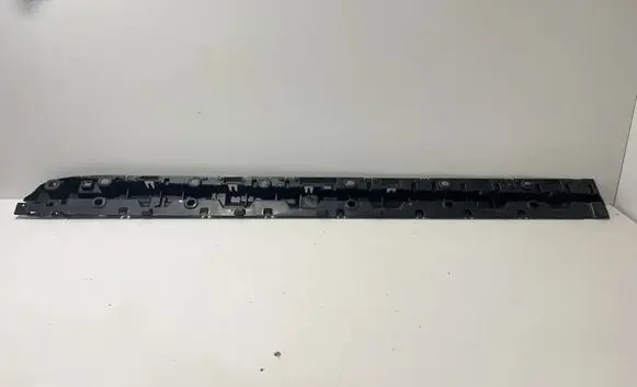 BMW X6 G06 Sill supporting ledge 7425465