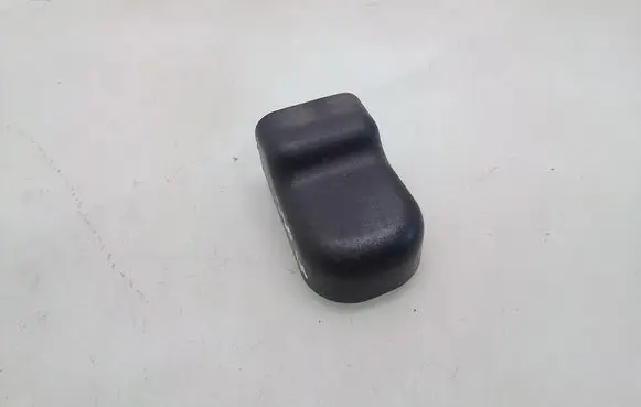 Hyundai i30 Front driver seat rail trim 885673K000