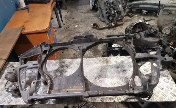 Volkswagen PASSAT B5 Radiator support slam panel