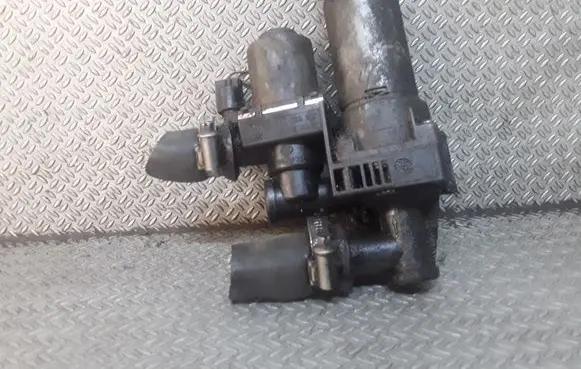 BMW 3 E46 Coolant heater control valve 64118369807 1147412149
