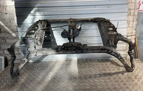 KIA Carens II Radiator support slam panel