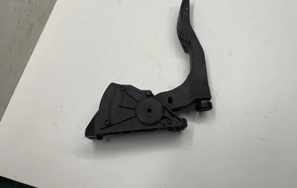 Audi A6 S6 C6 4F Accelerator throttle pedal 4F1723523A