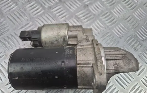 BMW 3 E90 E91 Starter motor 7610355 0001107528 20120118