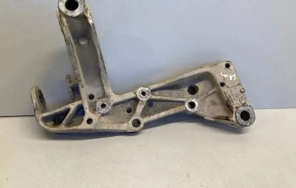Skoda Octavia Mk2 (1Z) Front lower control arm/wishbone 1K0199296F