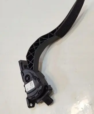Maserati Ghibli Accelerator throttle pedal 04861716AD