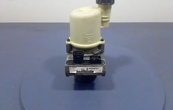 Dacia Logan I Power steering pump 8200720894