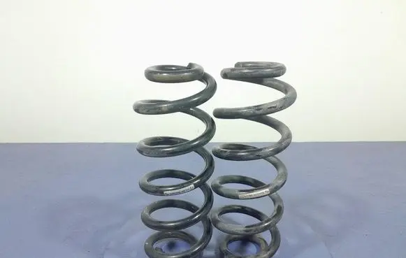 Audi Q7 4L Rear coil spring 992324
