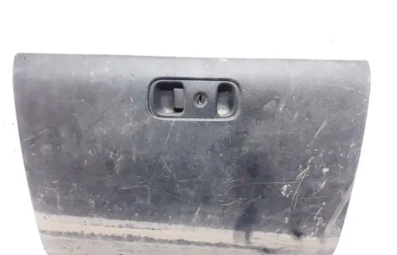 Glove box