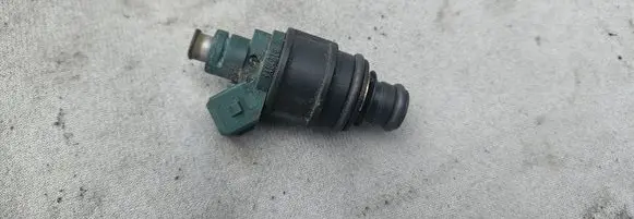 Volvo S40, V40 Fuel injector 9454710