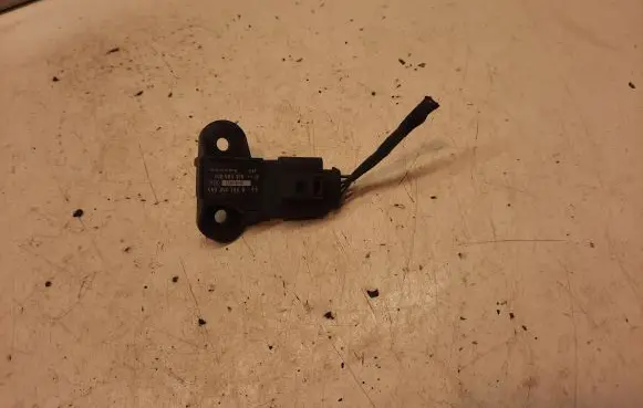 Volkswagen Golf V Air pressure sensor 03C906051 0261230095