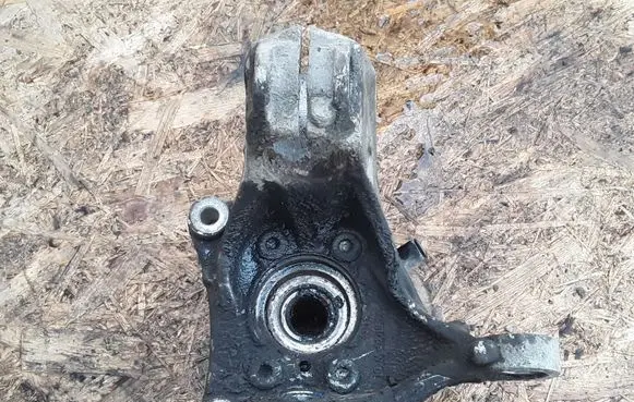 Volkswagen PASSAT B6 Front wheel hub 3C0407253F