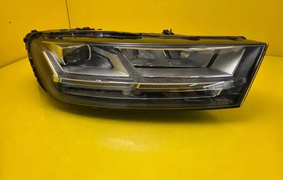 Audi Q7 4M Headlight/headlamp 4M0941034