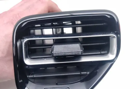 Dodge Durango III Dashboard side air vent grill/cover trim 7CS94TRMAB 66592AE JT6807
