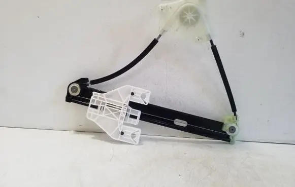 Audi A1 Rear window lifting mechanism without motor 82G839461A