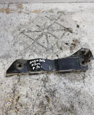 Toyota Avensis T250 Front bumper mounting bracket 5253205020
