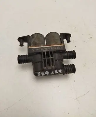 BMW 5 E39 Coolant heater control valve 1147412137 8374995