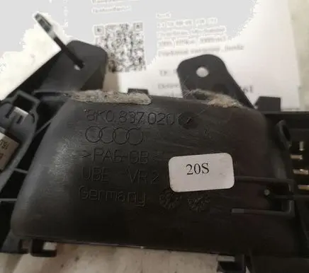 Audi A4 S4 B8 8K Front door interior handle 8K0837020