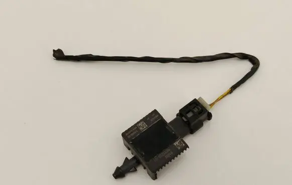 BMW 2 F46 Airbag deployment crash/impact sensor 6833256 11868033 19051300783