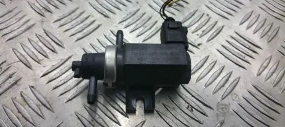 Volkswagen Golf IV Turbo solenoid valve 1J0906627