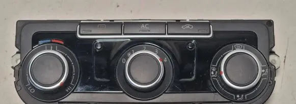 Volkswagen Golf VI Climate control unit 7N0907426K 5HB00975150