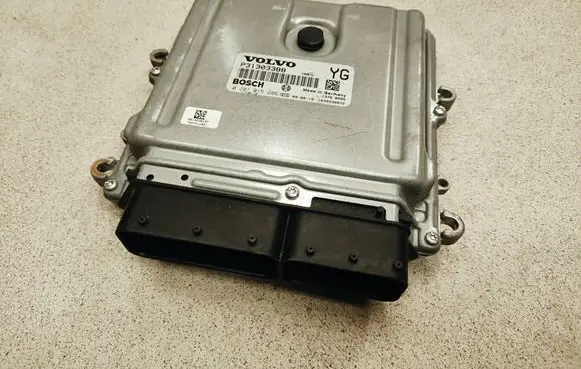 Volvo S60 Engine control unit/module P31303388 1039S3087 0281015286