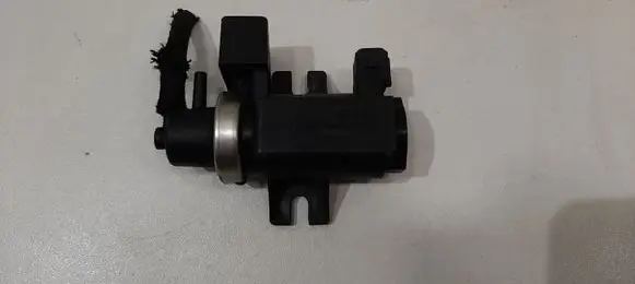 BMW 5 E60 E61 Turbo solenoid valve 72279600 2247906