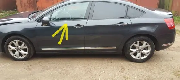 Citroen C5 Front door window glass four-door