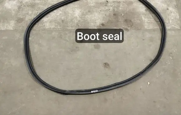 Maserati GranTurismo Loading door rubber seal (on body) 