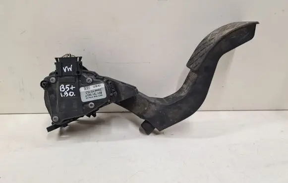 Volkswagen PASSAT B5.5 Accelerator throttle pedal 8D1721523F 6PV00837603