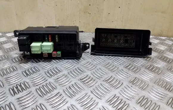 Mini Cooper Countryman R60 Fuse module 9240945