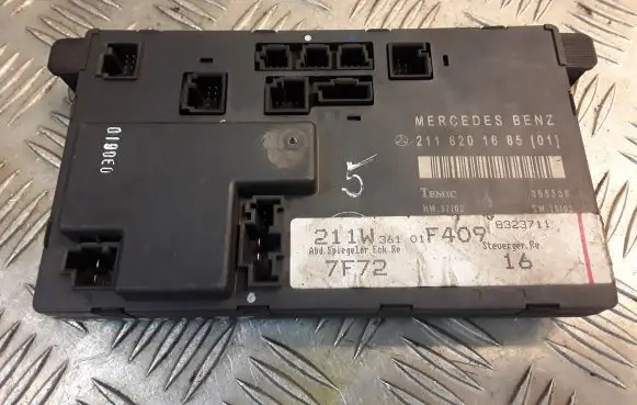 Mercedes-Benz E W211 Door control unit/module 2118201685 A2118201685