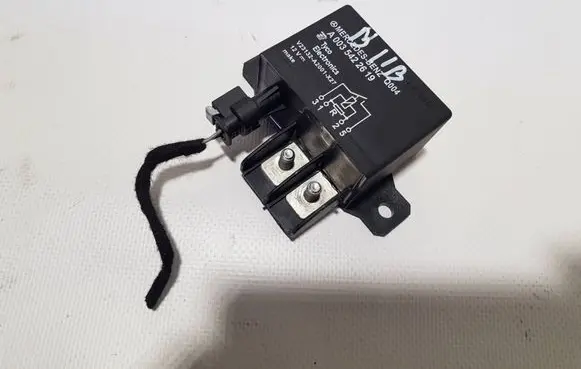 Mercedes-Benz C W204 Battery control module 0035422619DDD A0035422619