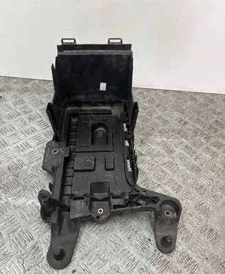 Volkswagen Golf VI Battery tray 1K0915333