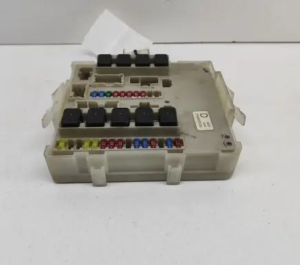 Nissan NP300 Fuse module 284B6EB30C