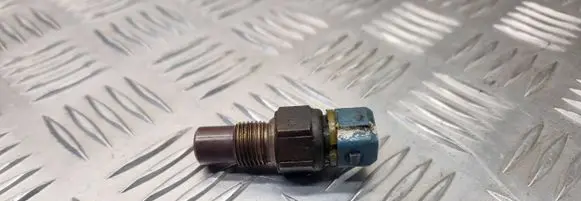 Peugeot 106 Coolant temperature sensor 11J8337351
