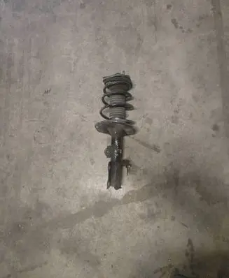 Toyota Corolla Verso AR10 Front shock absorber/damper 