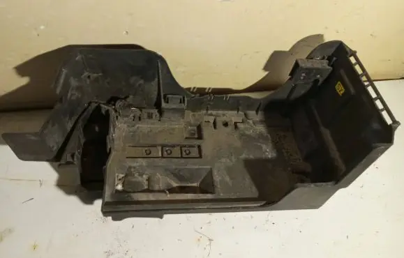Opel Vectra C Battery box tray 24413805
