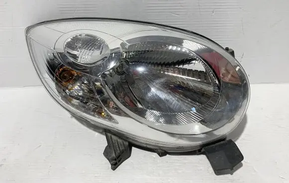 Citroen C1 Headlight/headlamp 811100H050