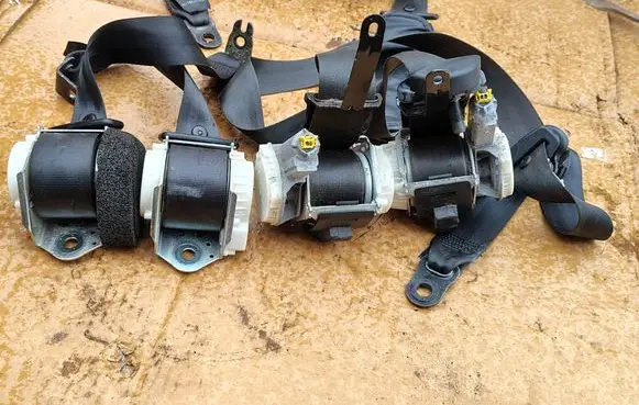 Ford Fiesta Front seatbelt