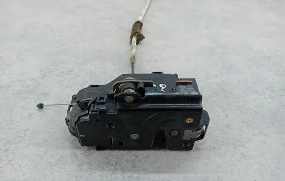 Audi TT Mk1 Front door lock