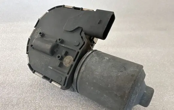 Volvo V50 Front wiper linkage and motor 0390241924 30699344 050222