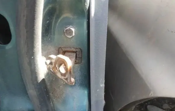 KIA Rio Rear door check strap stopper