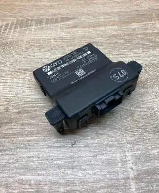 Volkswagen PASSAT B6 Gateway control module 3C0907530C 3C0907951A