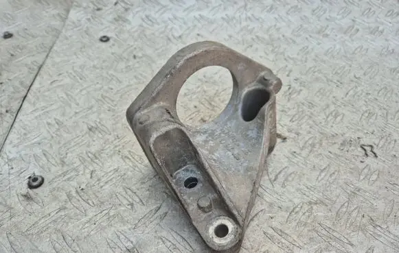 Mercedes-Benz B W246 W242 Driveshaft support bearing bracket A6072050201