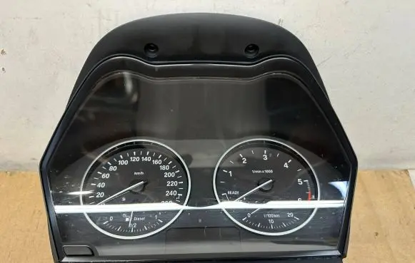 BMW 1 F20 F21 Speedometer (instrument cluster) 9325634 17649411 24743482