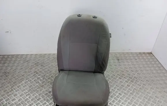 Toyota Prius (XW20) Front driver seat 