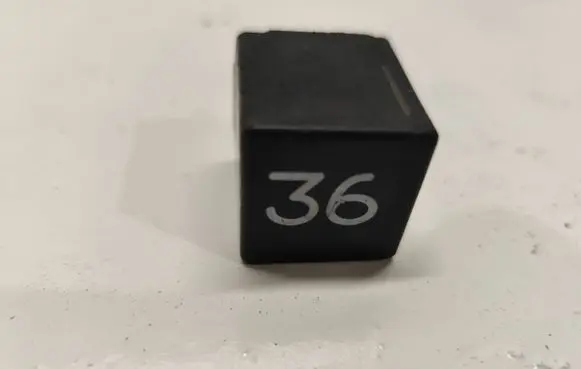 Volkswagen Golf III Other relay 3A0951307 3SB00488504
