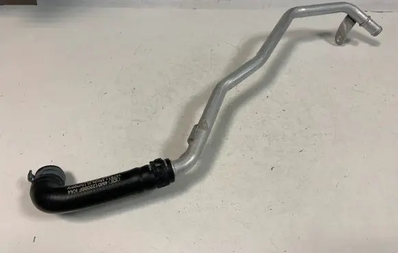 Audi Q7 4M Engine coolant pipe/hose 4M0121485M 4M0122096F