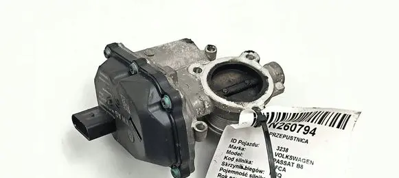 Volkswagen PASSAT B8 Throttle body valve 04L131501M